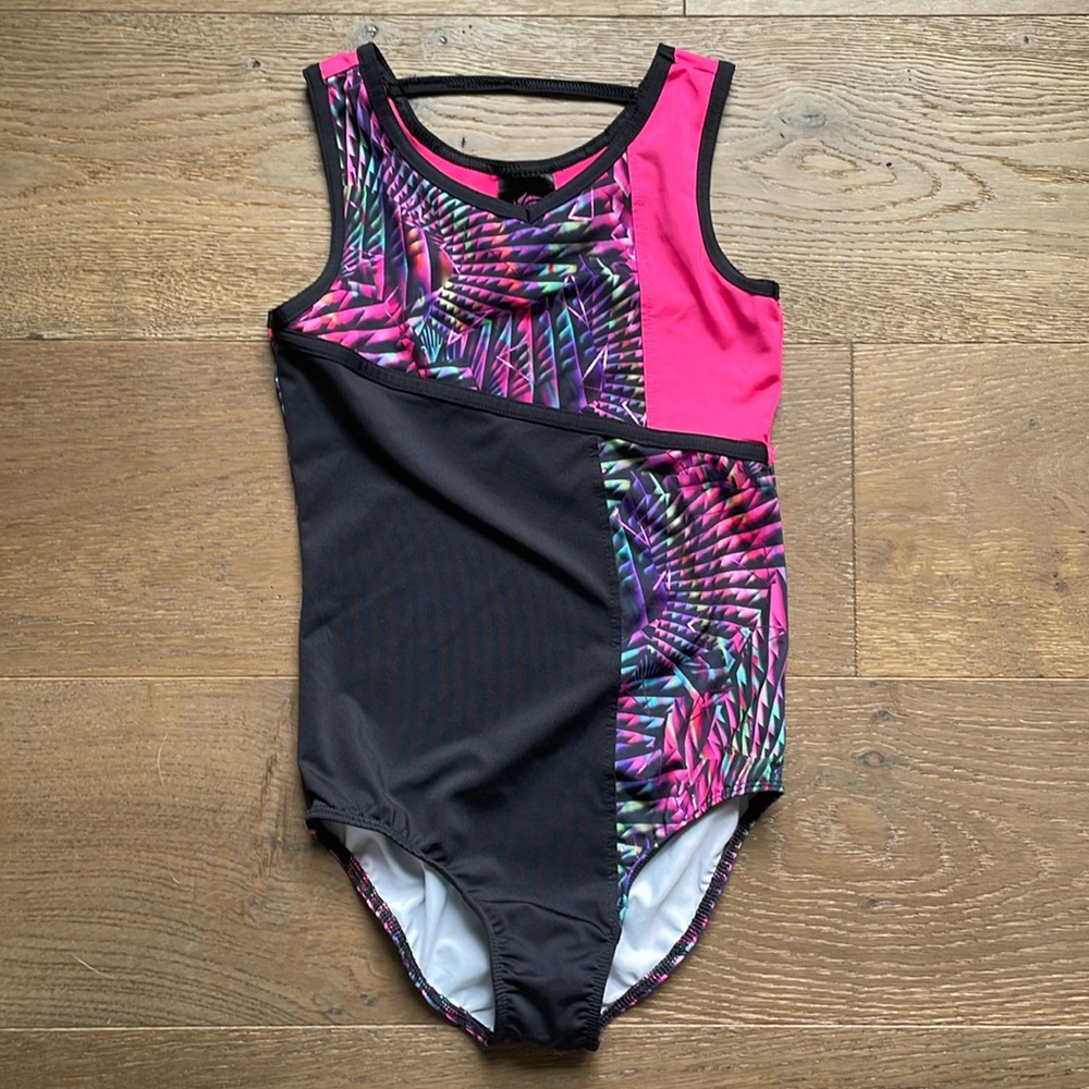 Rainbeau Moves Size Medium Gymnastics Dance Leotard Pink Black Geometric Pattern